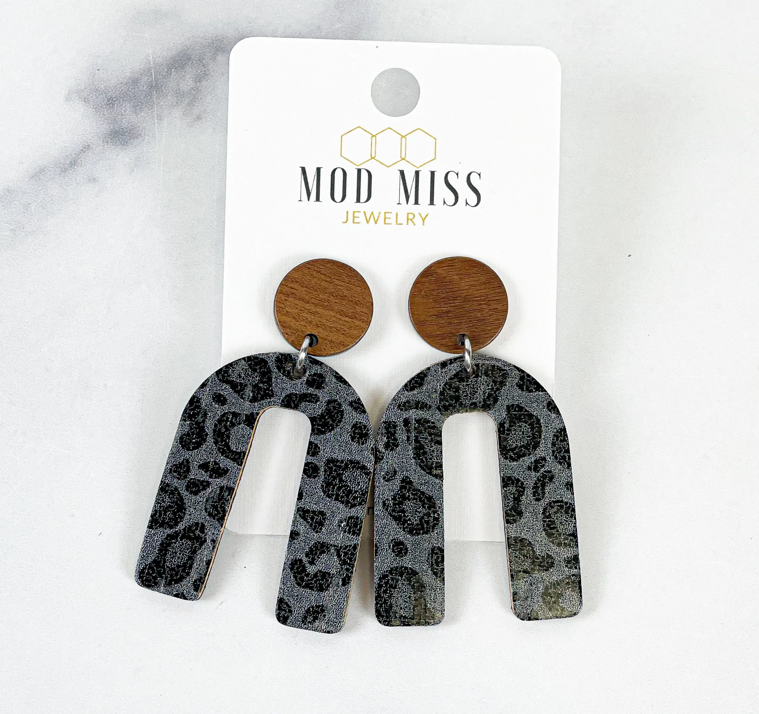 Cork Leather Arch Earring Leopard Gray & Black