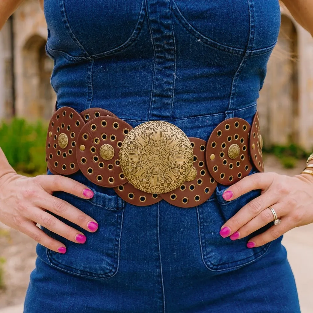 Country Chic Round Panel Eyelet Belt