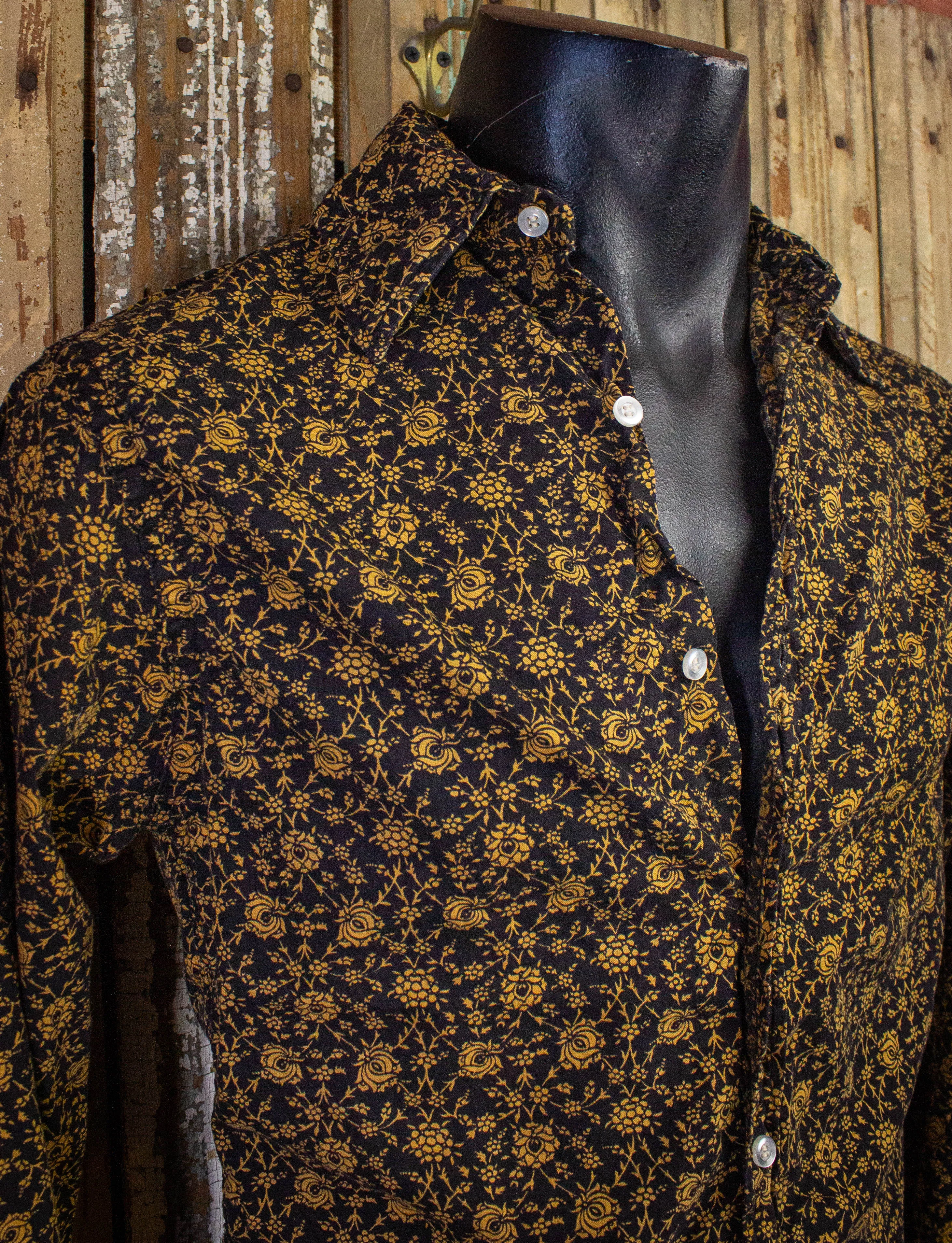 Vintage Black and Gold Floral Button Up Shirt 70s Small